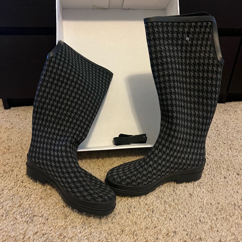rain boots